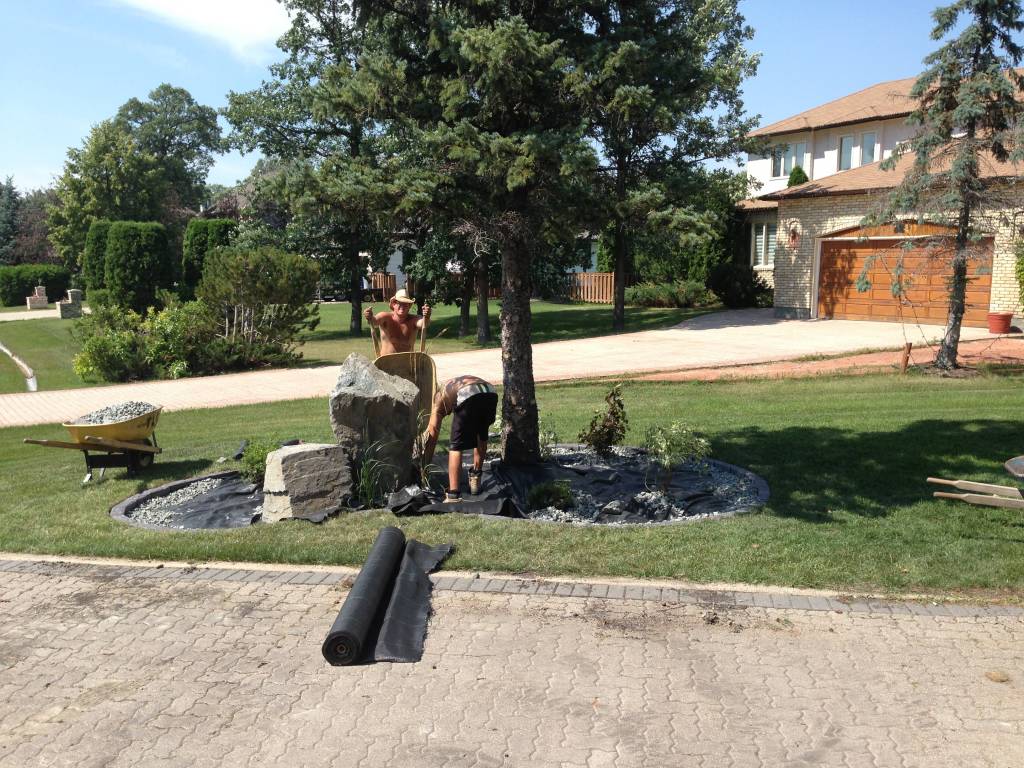 The Lawn Salon at work in Winnipeg