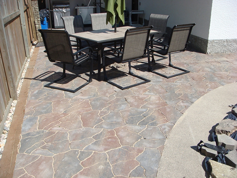 Flagstone pavers in Antique Brown used for walkways and around pool.