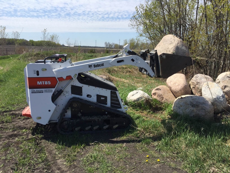 Mini skid steer Bobcat service