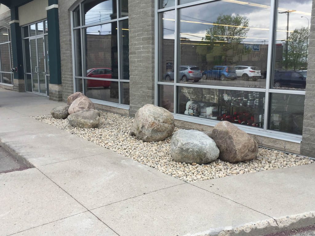 Boulders and riverwash for commercial building