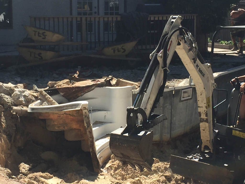 Pool removal with narrow gate access