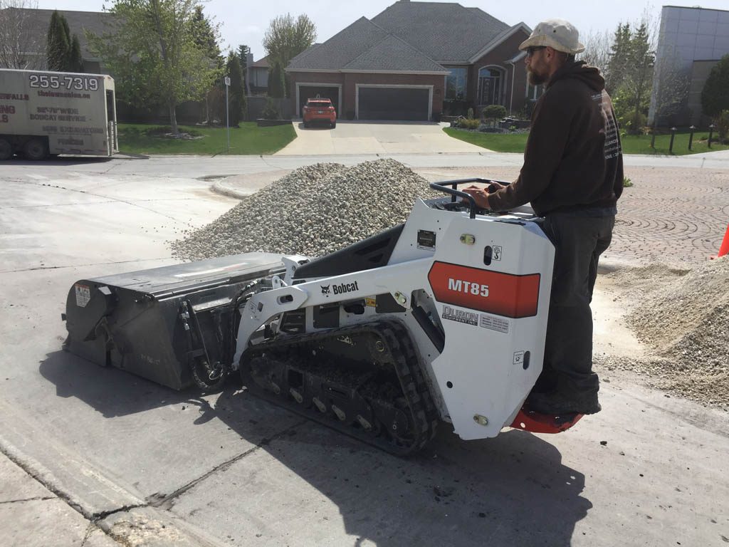 Mini skid steer Bobcat service