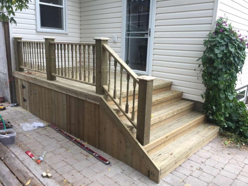 Rear Deck with 6x6 Rail Posts