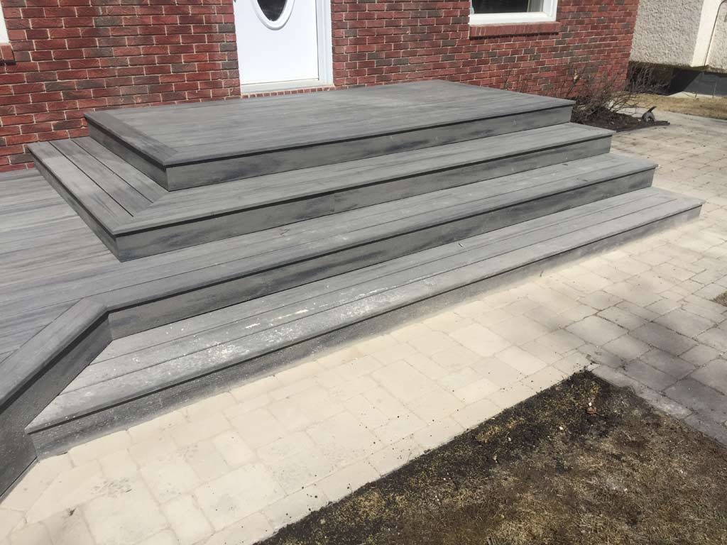 Trex Composite deck in Island Mist